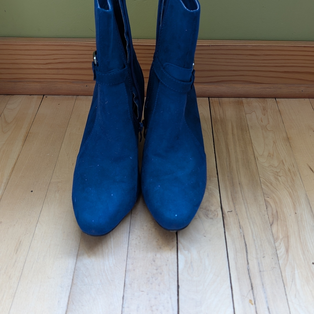 Elegant Women's Blue Ankle Boots